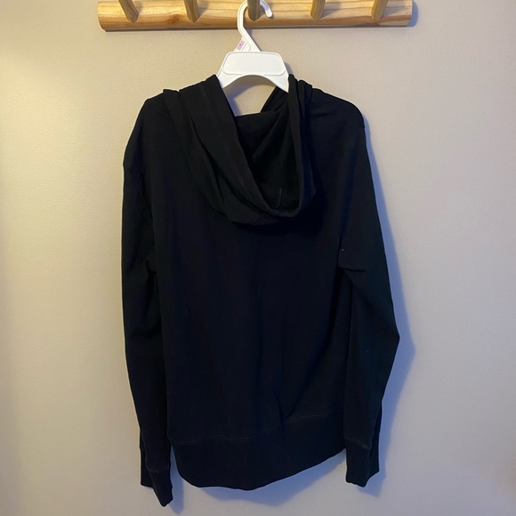 Women’s Black Old Navy Sweatshirt - Picture 2 of 3